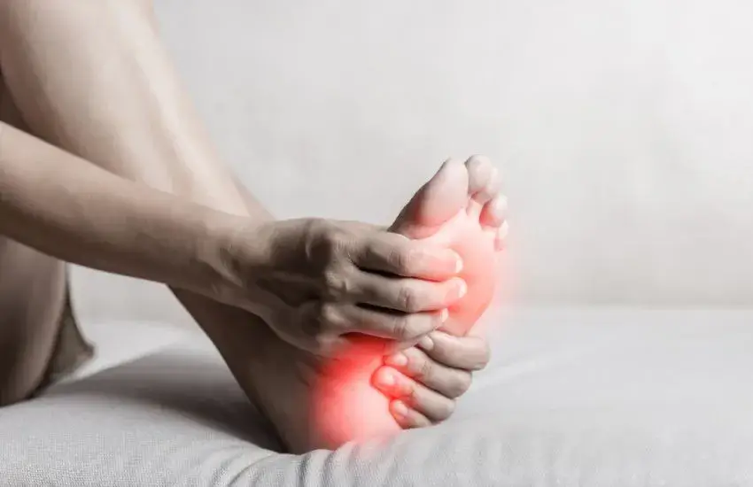 como prevenir la fascitis plantar en verano